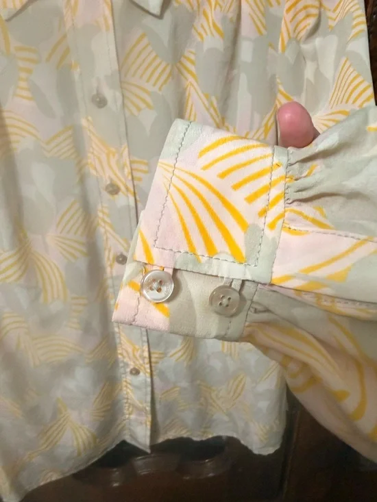 Tory Burch 100% Silk Gray & Yellow Printed Button-Up Shirt Size 4 - Picture 3 of 8